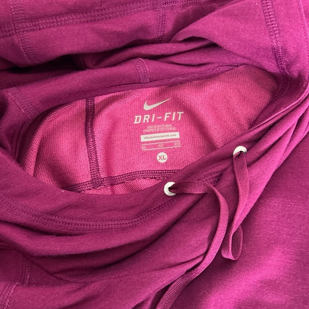 Nike woman’s Dri-Fit hooded sweater XL fuchsia - Picture 9 of 10